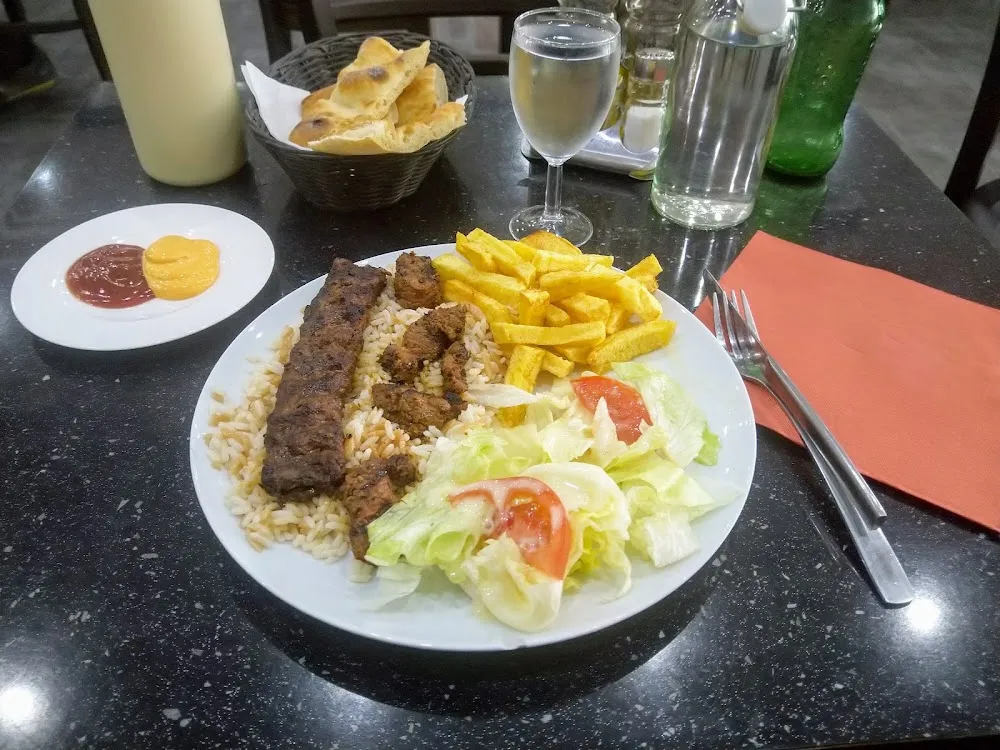 Assiette Adana Brochette d'agneau